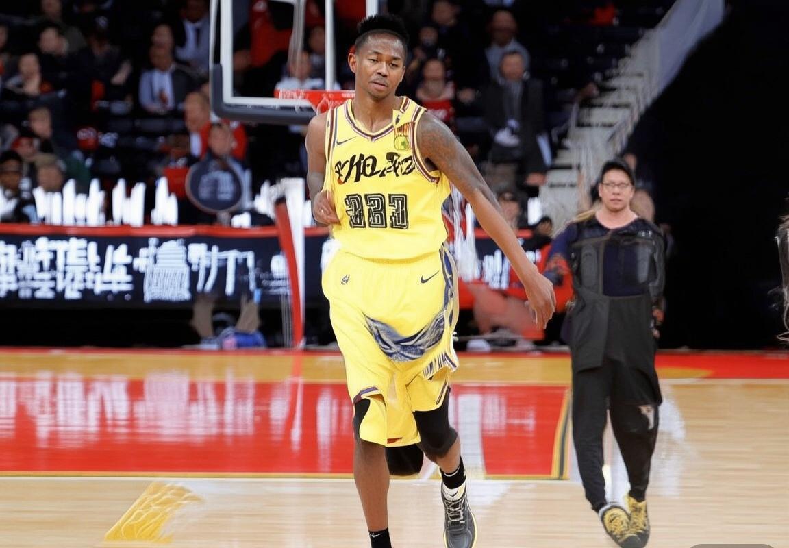 乔尔·恩比德蝉联NBA得分王：成就背后的技术特点与球队贡献